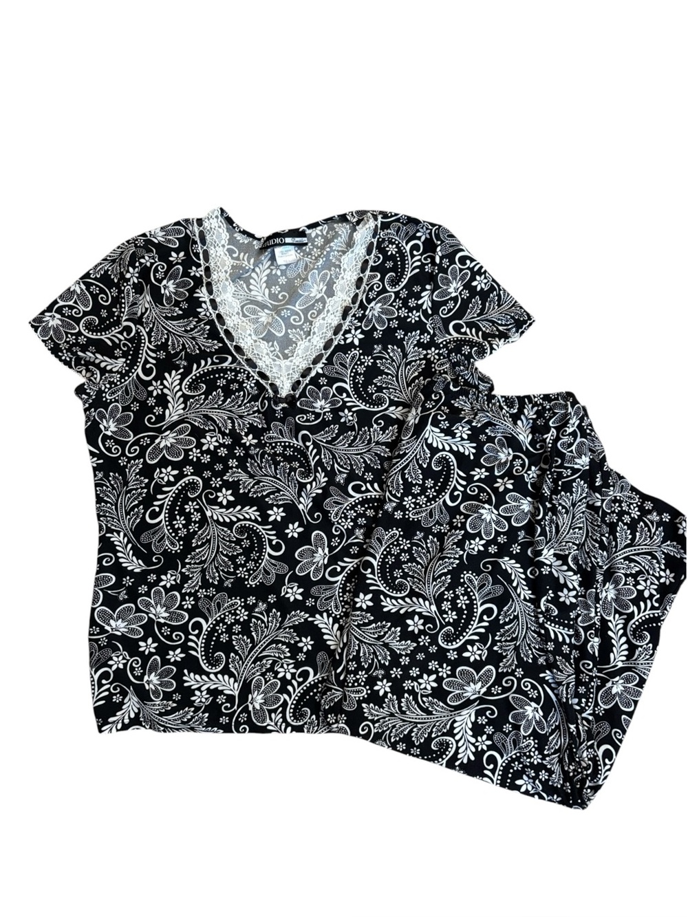 Studio Donatella Capri Pajama Set Black Cream Floral Print  Size S